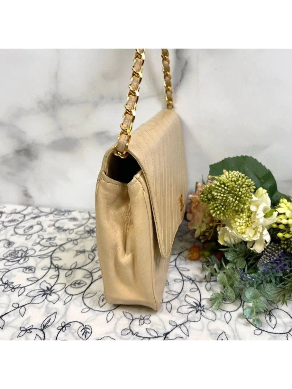 Chanel Vintage Chain Shoulder Bag Beige